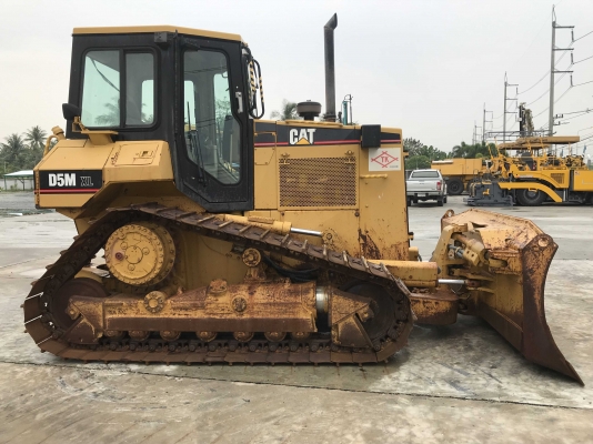 CAT D5M-XL นำเข้าจากญี่ปุ่น รถสวย สภาพดี ราคาไม่แพงครับ CAT D5M-XL นำเข้าจากญี่ปุ่น รถสวย สภาพดี ราคาไม่แพงครับ