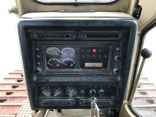 CAT D5M-XL นำเข้าจากญี่ปุ่น รถสวย สภาพดี ราคาไม่แพงครับ CAT D5M-XL นำเข้าจากญี่ปุ่น รถสวย สภาพดี ราคาไม่แพงครับ