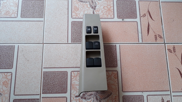 สวิทช์กดกระจกประตูไฟฟ้าด้านหน้าข้างขวา NISSAN TEANA แท้