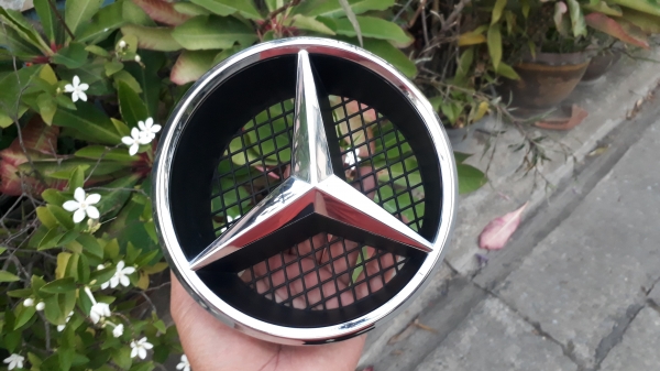 โลโก้ Mercedes C-Class 2012-2015 แท้ ติดกระจังหน้า