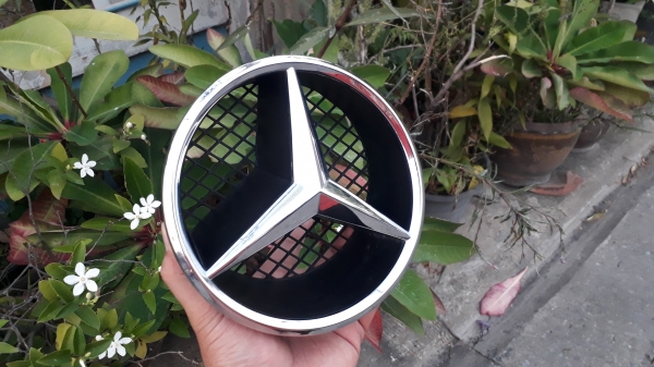 โลโก้ Mercedes C-Class 2012-2015 แท้ ติดกระจังหน้า