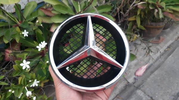 โลโก้ Mercedes C-Class 2012-2015 แท้ ติดกระจังหน้า