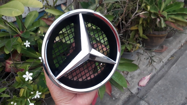 โลโก้ Mercedes C-Class 2012-2015 แท้ ติดกระจังหน้า