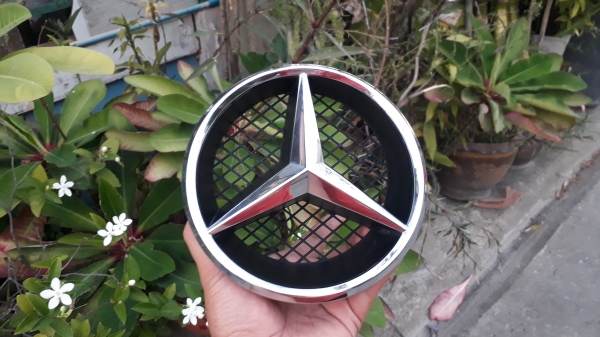 โลโก้ Mercedes C-Class 2012-2015 แท้ ติดกระจังหน้า