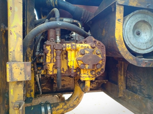 KOMATSU PC 200-5 KOMATSU PC 200-5