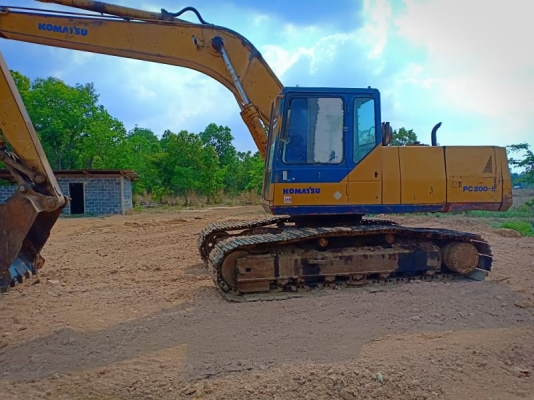 KOMATSU PC 200-5 KOMATSU PC 200-5