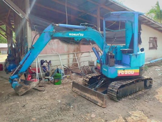 KOMATSU PC 28UU KOMATSU PC 28UU