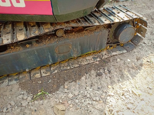 KOMATSU PC 28UU KOMATSU PC 28UU