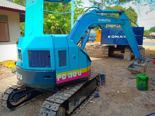 KOMATSU PC 28UU KOMATSU PC 28UU