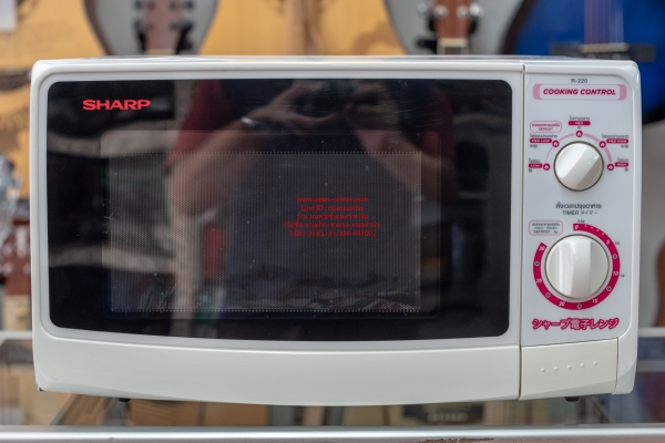 ไมโครเวฟ SHARP รุ่น R-220 ขนาด 22 ลิตร สีขาว สภาพดี