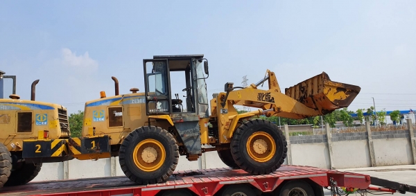 ZL30E-II รถตักล้อยาง ขนาดน้ำหนักรถ 9.5ตัน  ยกได้หนัก 3ตัน  ราคา255,000บาท  เครื่องดีเซล6สูบ  ระหัสเครือง 6110เกียร์ท็อก สนใจโทรหาที่เบอร์ 081-989-1989 หรั่งครับ