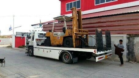 ****บริการขนส่งขนย้าย รถโฟร์คลิฟท์Forklift****ขนส่งขนย้ายรถตัก รถขุด รถทุกชนิด