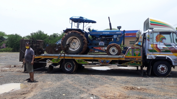 ขายรถไถฟอรด 6600 T3สภาพ สวย ๆรถบ้านๆเครืองแน่ๆ ไฮโลลิกแจ๋วๆสนใจ 093 3693639