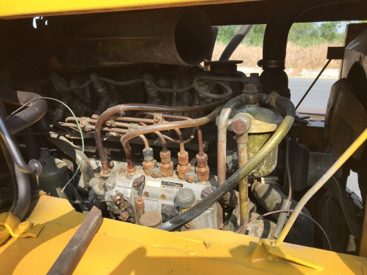 Komatsu sd10 สภาพดีเก่าญี่ปุ่น มีใบอินวอยล้อหน้าคู่ ล้อหลังใหม่ยางตัน Komatsu sd10 สภาพดีเก่าญี่ปุ่น มีใบอินวอยล้อหน้าคู่ ล้อหลังใหม่ยางตัน