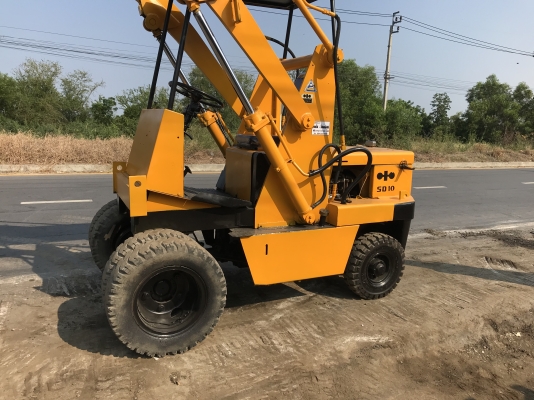 Komatsu sd10 สภาพดีเก่าญี่ปุ่น มีใบอินวอยล้อหน้าคู่ ล้อหลังใหม่ยางตัน Komatsu sd10 สภาพดีเก่าญี่ปุ่น มีใบอินวอยล้อหน้าคู่ ล้อหลังใหม่ยางตัน