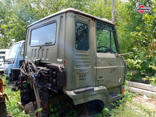 หัวเก๋ง Nissan หัวปี๊บ 3 ใบปัดรุ่นเก่า