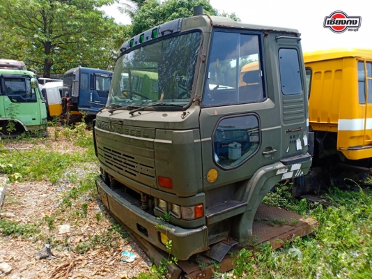 หัวเก๋ง Nissan หัวปี๊บ 3 ใบปัดรุ่นเก่า