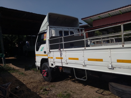 ขาย รถบรรทุก 6 ล้อ Isuzu NQR 150