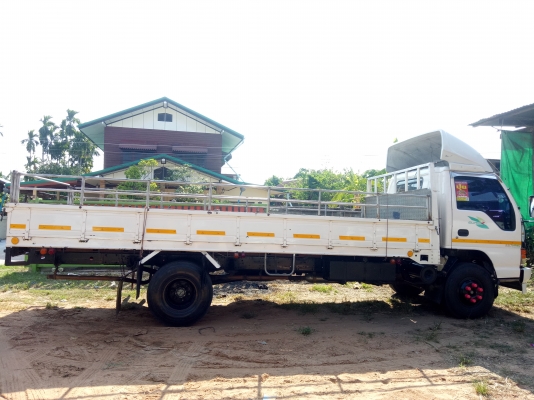 ขาย รถบรรทุก 6 ล้อ Isuzu NQR 150