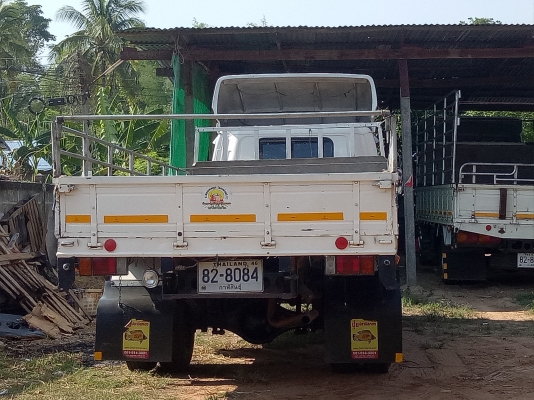 ขาย รถบรรทุก 6 ล้อ Isuzu NQR 150