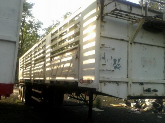 ขายหางพ่วงคอก12เมตร2เพลา สามิตร สภาพดีพร้อมใช้งานครับ