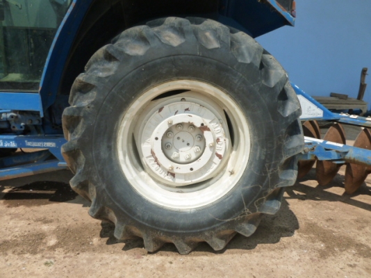 แสงฟ้าเต้นรถ///จำหน่ายรถไถ FORD-6640 ฮอนแลน พร้อมเล่มทะเบียน แสงฟ้าเต้นรถ///จำหน่ายรถไถ FORD-6640 ฮอนแลน พร้อมเล่มทะเบียน