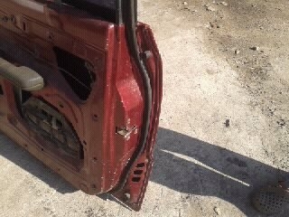 ประตูมาสด้า b2500 ข้างขวา ไม่ผุพร้อมกระจก 1200 ประตูมาสด้า b2500 ข้างขวา ไม่ผุพร้อมกระจก 1200