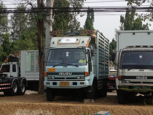 ISUZU Rocky นางฟ้า 240 hp กระบะเหล็ก+ลูกพ่วงไม่ดั้ม รถสวยมาก