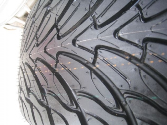 ขายล้อแม็ก CE28N 20" x 9" et 20 6 รู 139.7 +ยางใหม่ปลายปี12 (081-3747940)