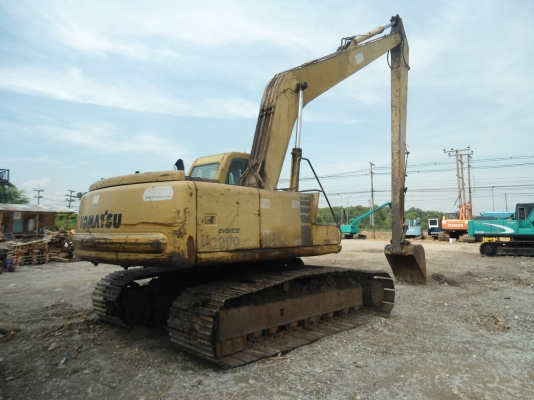 ขายรถแมคโครPC200-6 บูมยาว สภาพพร้อมใช้  สนใจติดต่อ บอย 085-156-2314