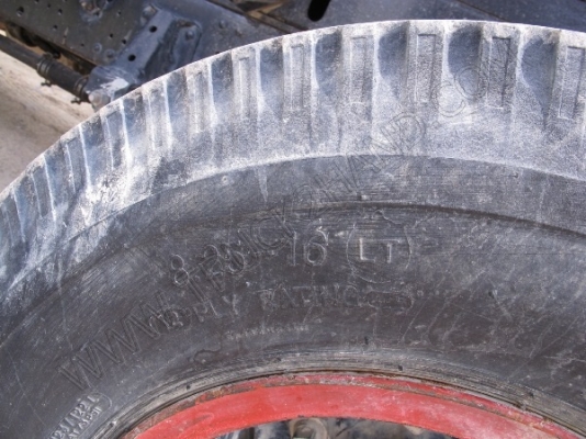 รถบรรทุก 6 ล้อดั๊มพ์ ยี่ห้อ ISUZU รุ่น NQR