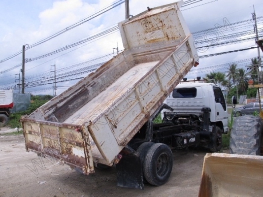 รถบรรทุก 6 ล้อดั๊มพ์ ยี่ห้อ ISUZU รุ่น NQR