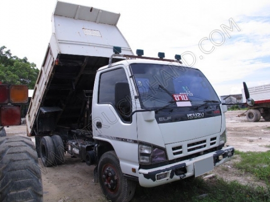 รถบรรทุก 6 ล้อดั๊มพ์ ยี่ห้อ ISUZU รุ่น NQR