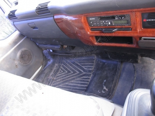 รถบรรทุก 6 ล้อดั๊มพ์ ยี่ห้อ ISUZU รุ่น NQR