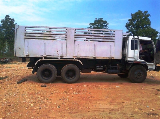 ขายด่วน..รถสิบล้อ MITSUBISHI FUSO 527 195 แรงม้า เครื่องดี คัสซีสวย เก๋งสวย ภายในครบ มีแอร์เย็นฉ่ำ รถสวย พร้อมใช้งาน มีทะเบียนครบ.