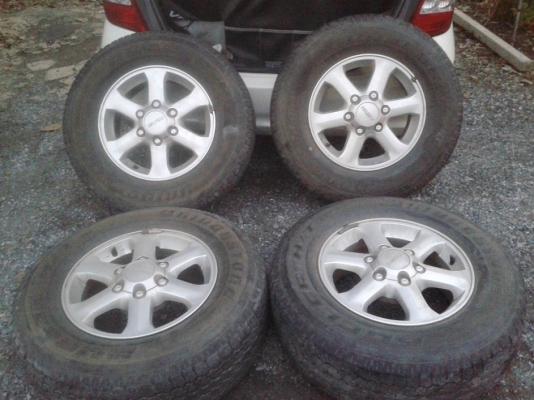แม็กISUZUขอบ16"Hi-lander(ตัวยกสูง) สภาพสวย"ไม่ค้ด ไม่ดุ้ง"พร้อมยาง(ปี06)245/70/16 (แยกแม็ก5,000บ - ยาง1500บ.) ยกชุด5,900บ.