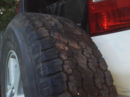 แม็กISUZUขอบ16"Hi-lander(ตัวยกสูง) สภาพสวย"ไม่ค้ด ไม่ดุ้ง"พร้อมยาง(ปี06)245/70/16 (แยกแม็ก5,000บ - ยาง1500บ.) ยกชุด5,900บ.