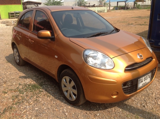 ขายรถนิสันมาร์ท ปี2011ราคา290000บาท โทร.089-6411117