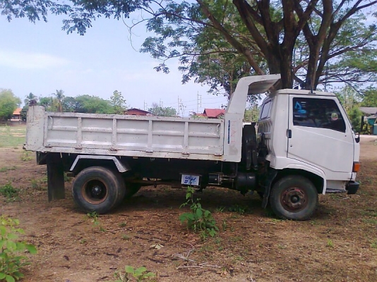ขายด่วน..รถหกล้อ HINO KM777 รถปี 34 รถสวย มีแอร์ มีทะเบียนครบ.มีทะเบียนครบ.