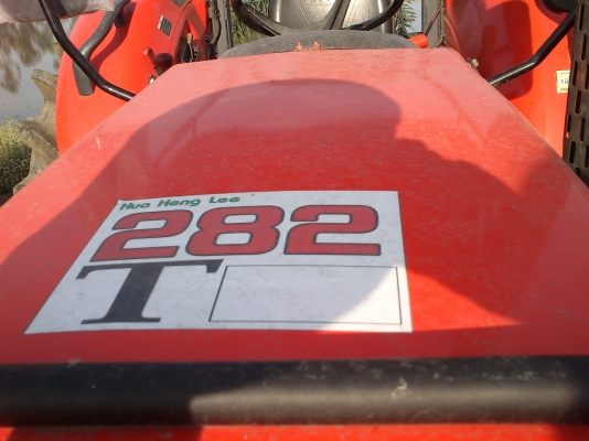 TRACTORS  KUBOTA MAX M9040