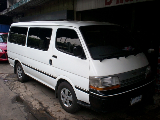รถตู้โตโยต้าหัวจรวด สีขาว เครื่อง1JZฝาดำออโต้ แก๊สLPG พวงมาลัยเพาเวอร์ ปี91 ราคา155,000บาท