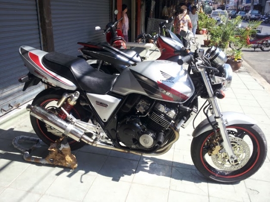 ขาย cb400 อินวอย+สพม สภาพดีสีสวยปี 97 ขาย79000 ต่อรองได้