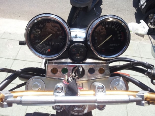 ขาย cb400 อินวอย+สพม สภาพดีสีสวยปี 97 ขาย79000 ต่อรองได้