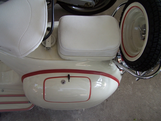 ขาย สองคัน ducati m400 ปี2001 และ Vespa ปี64 คับ ราคาถูกสุดๆ แสนห้าเท่านั้น 0876767149 โทรเลย