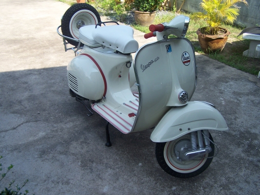 ขาย สองคัน ducati m400 ปี2001 และ Vespa ปี64 คับ ราคาถูกสุดๆ แสนห้าเท่านั้น 0876767149 โทรเลย