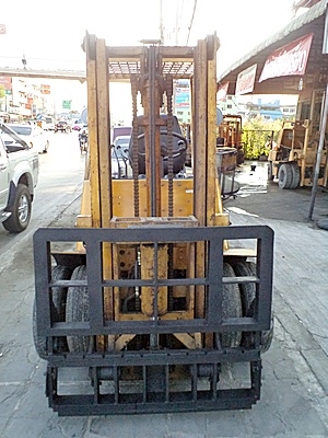 ขายรถยกโตโยต้า 2.5 ตัน  เครื่องเบนซิน งาเทด้ำ  เสาสูง 3 เมตร ล้อหน้าคุ่ พวงมาลัยเพาเว่อร์  สีเดิมจากนอก นำเข้าจากญี่ปุ่น ใช้งานได้ทันที