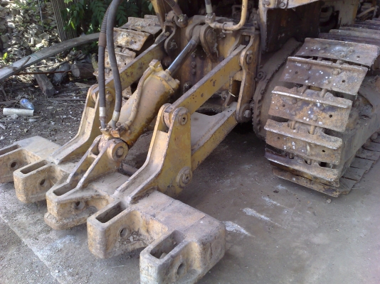 ขายถูกรถแทรคเตอร์ KOMATSU D60A-15 สภาพทำงานได้เครื่องดีมากปั้มดีมีดิปเปอร์หลังสีไม่สวยเอกสารใบสัญญาซื้อขาย