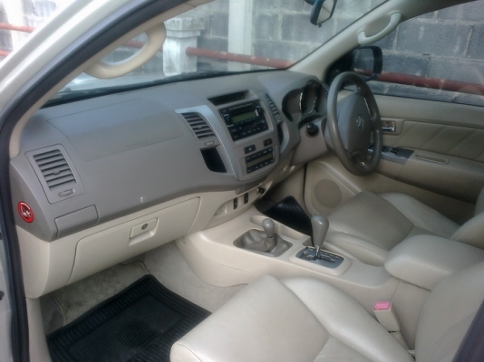 ฟอจูนเนอร์ สภาพดีสุดๆ4x4 รถมือเดียว มีบุคเซอวิส ประกันชั้น1 ภาษียาวๆ