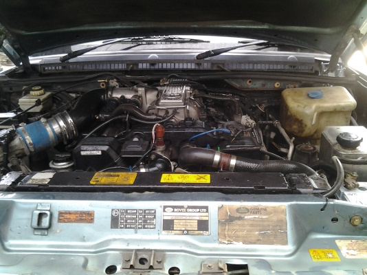 ขายด่วนครับ  รถแลนด์โรเวอร์ปี 95 เครื่่อง 1UZ โตโยต้า  v8-4x4 3900  c.c. เครื่องวางใหม่ ยังไม่ได้ติดแก๊ส ลงเล่มแล้ว ทะเบียนไม่ขาด  หม้อนํ้าแสตนเลด เอกสาร พร้อมโอนเจ้าของร้อนเงินขายถูกครับ  170,000-มาลอง ขับได้ครับเครื่องดีมากรถคับเคลื่อน 4 ล้อขายราคาปิ๊กอ