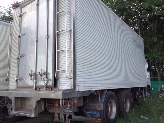 รถฮีโน่ 10 ล้อ 260 แรงม้า ตู้เย็น ปี 50  สนใจติดต่อ 081 - 6079515